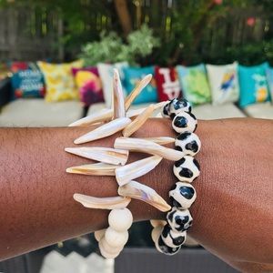 Necklace and bracelet set